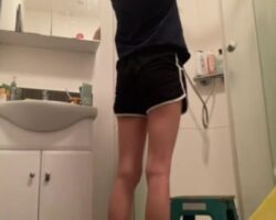 Twitch girl livestreams her hanging suicide